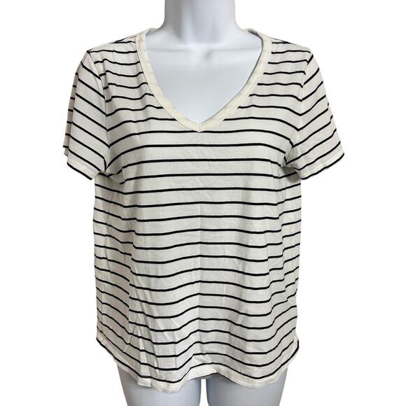 Old Navy Everywear V-Neck Tee Sz XS Stiped Black and White Top Short Sleeve - Picture 3 of 6